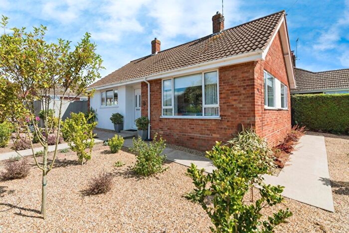 2 Bedroom Detached Bungalow For Sale In Oulton Road, Lowestoft, NR32