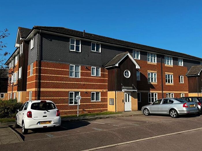 1 Bedroom Flat To Rent In Wenham Place, Hatfield, AL10