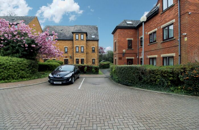 1 Bedroom Flat To Rent In Northwick Avenue, Kenton, Harrow, HA3