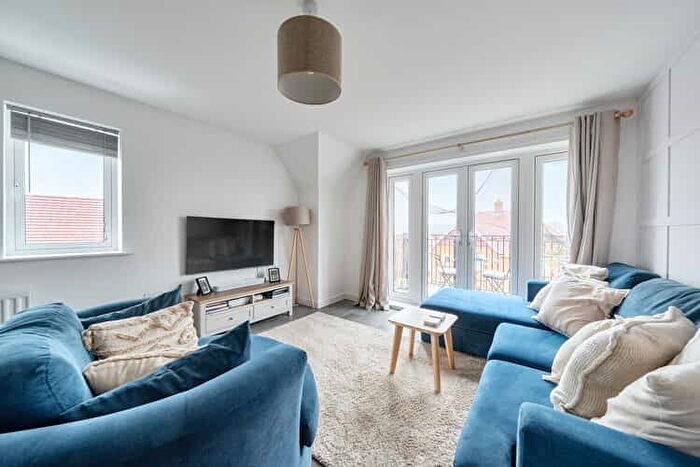 2 Bedroom Flat For Sale In Harrys, Horsham, West Sussex, RH12