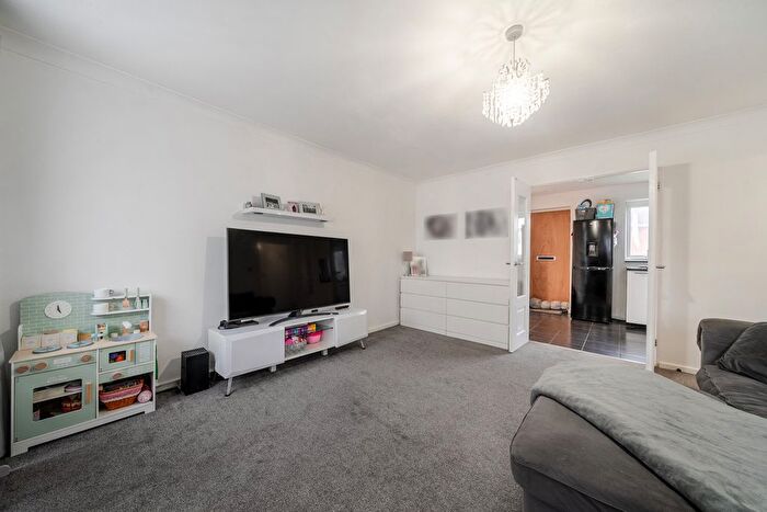 1 Bedroom Flat For Sale In Kempton Close, Northumberland Heath, DA8
