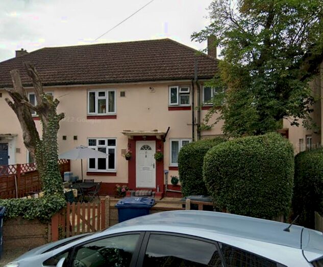 2 Bedroom Flat To Rent In Conway Grove, London, W3