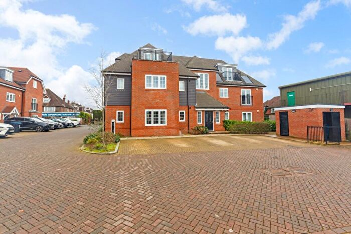 1 Bedroom Flat To Rent In William Way Godstone, RH9