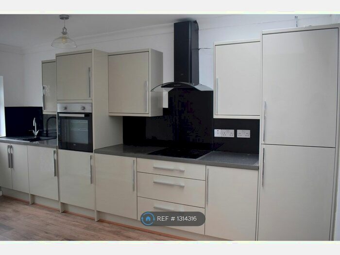 3 Bedroom Terraced House To Rent In Pant Yr Heol, Neath SA11