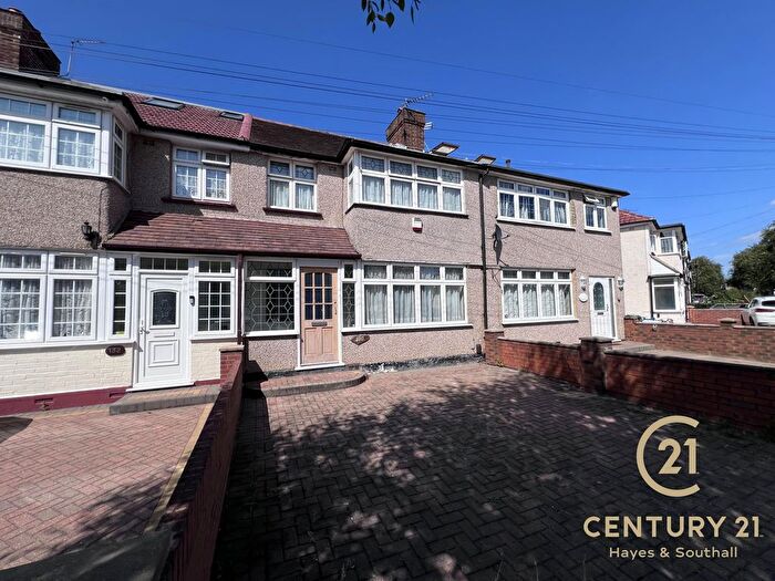 3 Bedroom Terraced House To Rent In Waltham Ave, UB3