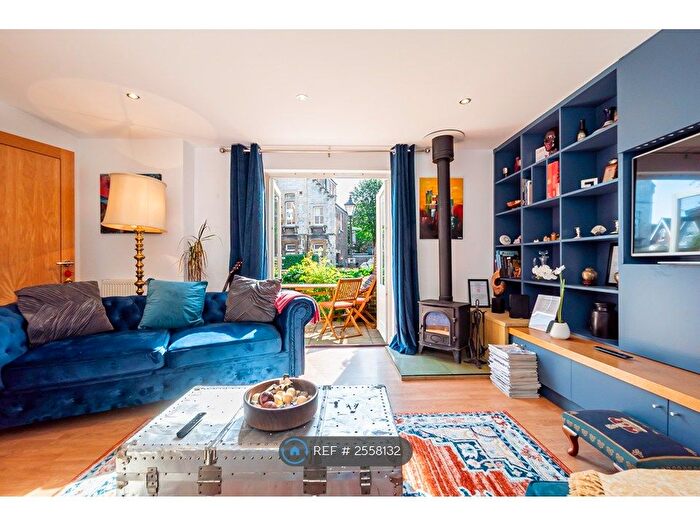 4 Bedroom Semi-Detached House To Rent In Hereford Road, Southsea, PO5