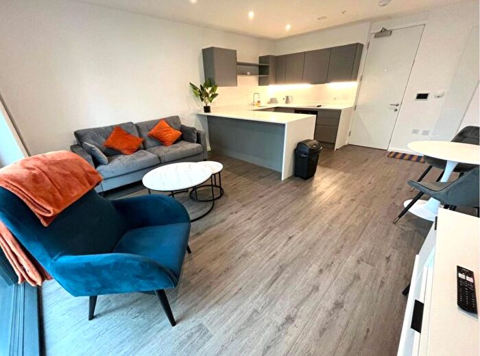 1 Bedroom Flat To Rent In Gillender Street, London, London, E3