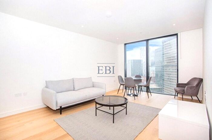 1 Bedroom Apartment To Rent In Hampton Tower, Marsh Wall, Canary Wharf, E14