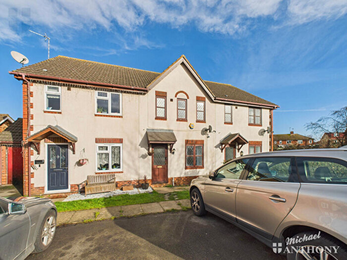 3 Bedroom End Of Terrace House To Rent In Briars Close, Aylesbury, Buckinghamshire, HP19