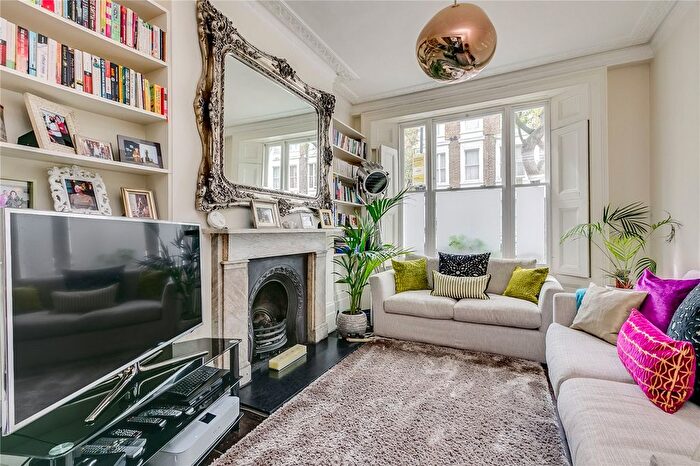 2 Bedroom Flat To Rent In Grantbridge Street, Angel, N1