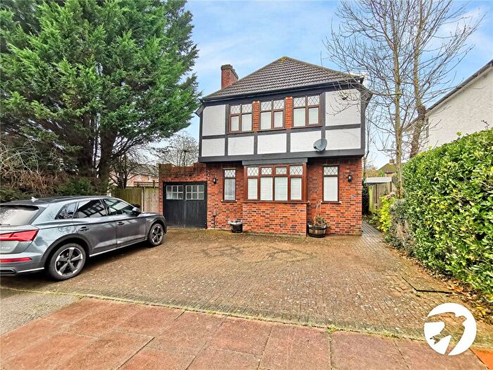 3 Bedroom Detached House To Rent In Forest Way, Orpington, BR5