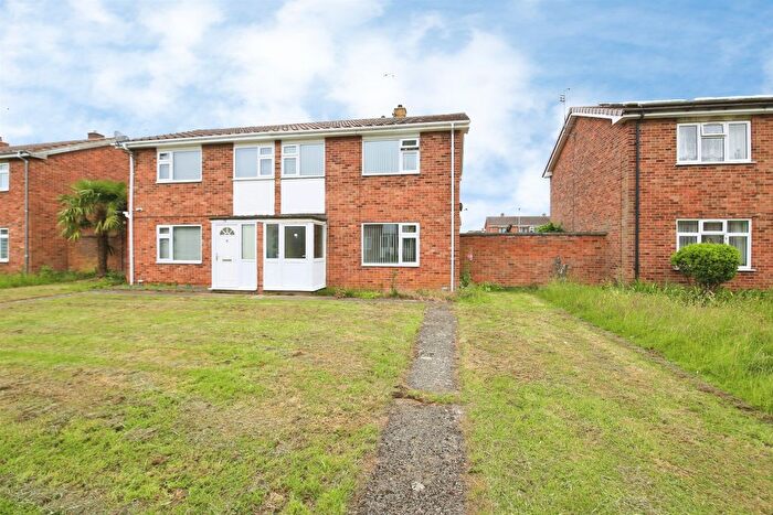 3 Bedroom Semi-Detached House For Sale In Bradden Street, Peterborough, PE3