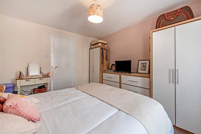 1 Bedroom Flat For Sale In Beales Close, Andover, SP10