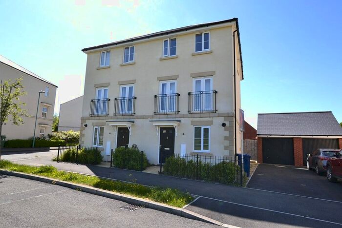 4 Bedroom Detached House To Rent In Tiger Moth Close, Brockworth, Gloucester, Gloucestershire, GL3