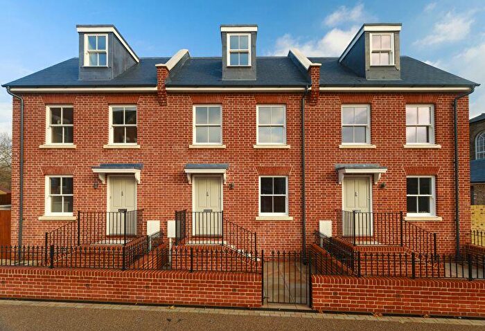 4 Bedroom Terraced House To Rent In Canterbury, CT1