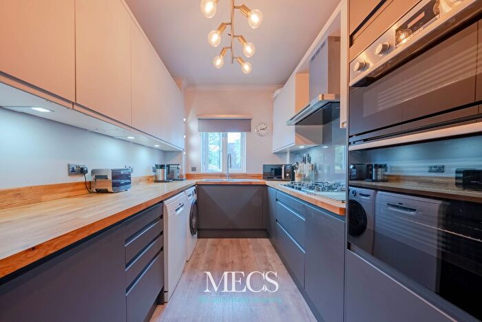 2 Bedroom Flat For Sale In Yewdale, Harborne Park Road, Birmingham, West Midlands, B17