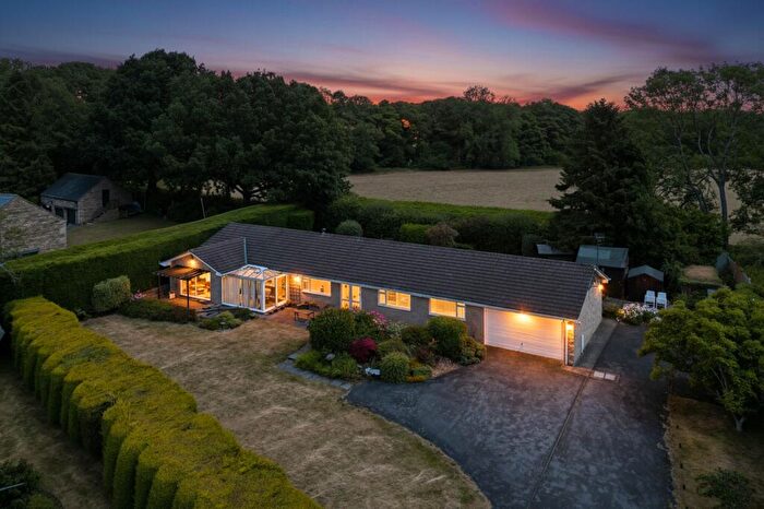 3 Bedroom Detached Bungalow For Sale In The Knoll, Chesterfield, S40