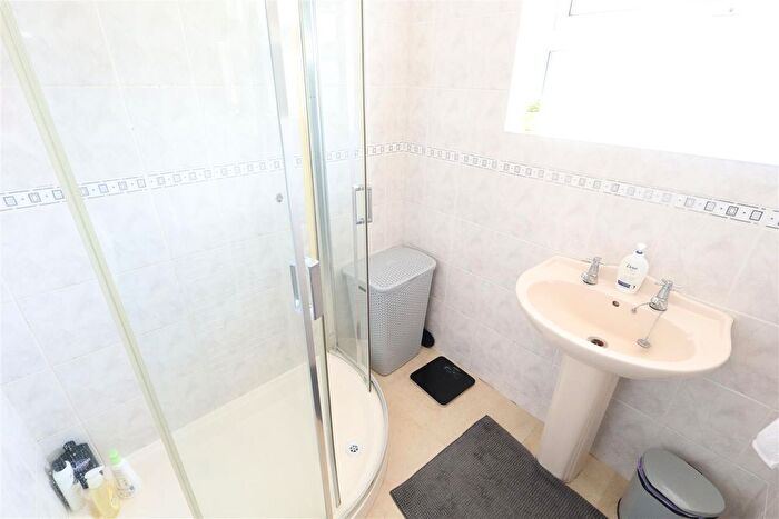 2 Bedroom End Of Terrace House To Rent In Cotesmore Road, Hemel Hempstead, HP1