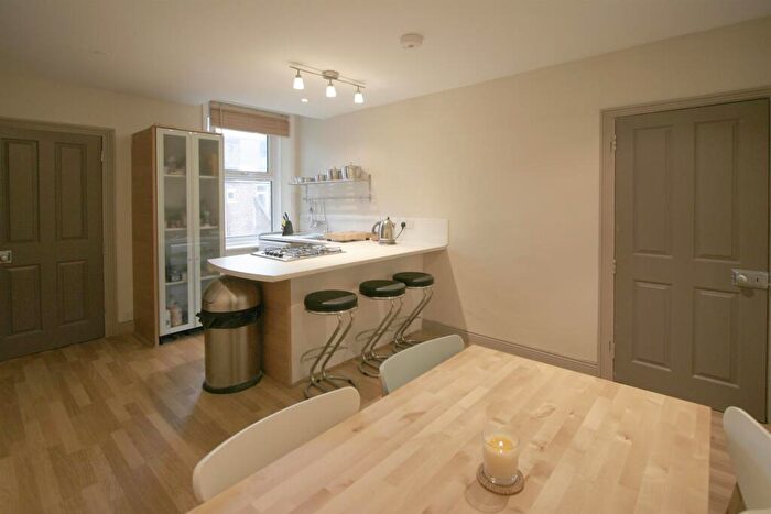 5 Bedroom Maisonette To Rent In Helmsley Road, Sandyford, Newcastle Upon Tyne, NE2