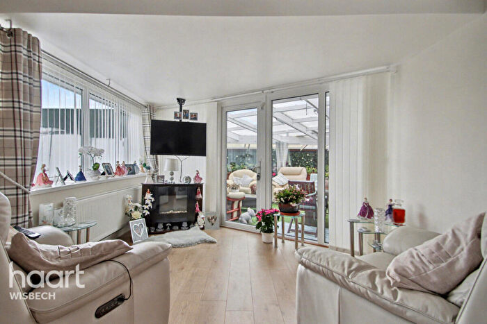 3 Bedroom Detached Bungalow For Sale In Smeeth Road, Marshland St James, PE14