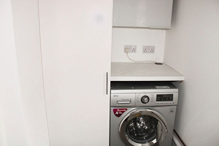 2 Bedroom End Of Terrace House To Rent In Methuen Street, Southampton, SO14