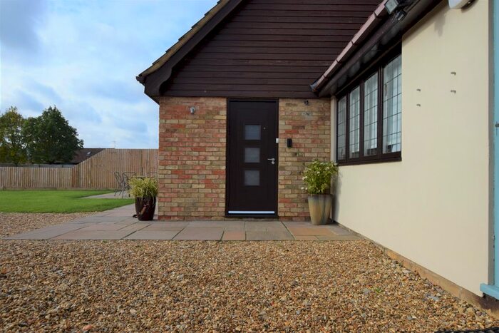 2 Bedroom Semi-Detached Bungalow To Rent In Splash Lane, Wyton, Huntingdon PE28