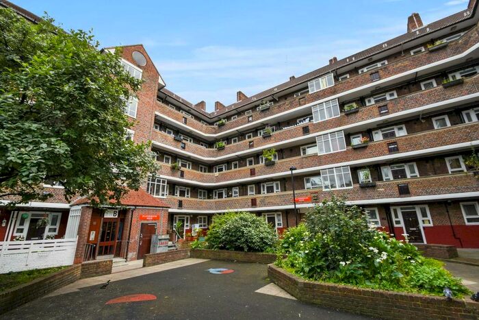 2 Bedroom Flat To Rent In White City Estate, London W12