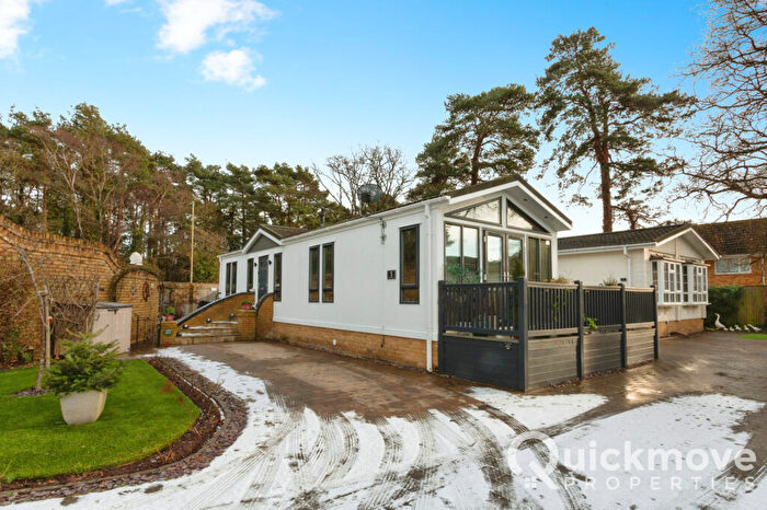 2 Bedroom Park Home For Sale In Bordon, Hampshire, GU35