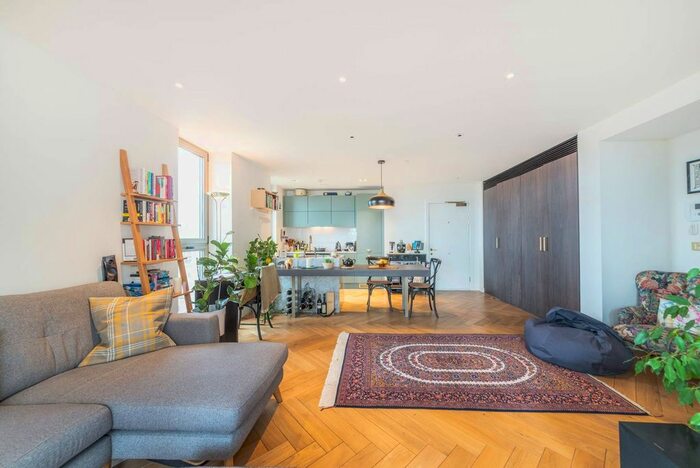 2 Bedroom Flat To Rent In Heritage Lane, West Hampstead, London, NW6