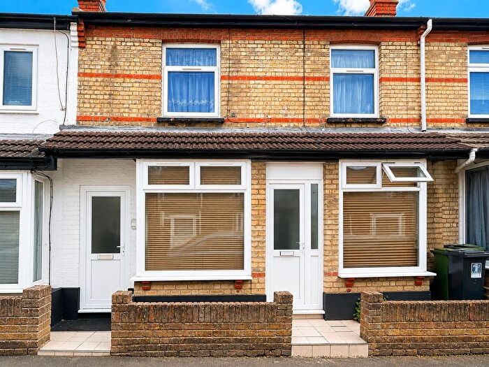 2 Bedroom Maisonette For Sale In Lowestoft Road, Watford, WD24