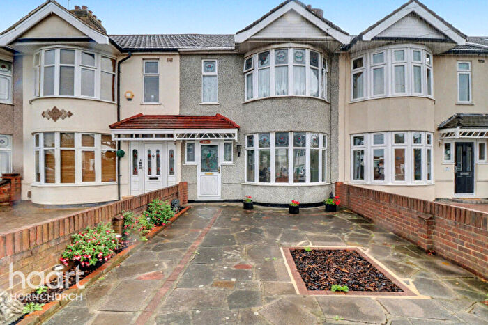 3 Bedroom Terraced House For Sale In Abbs Cross Lane, Hornchurch, RM12