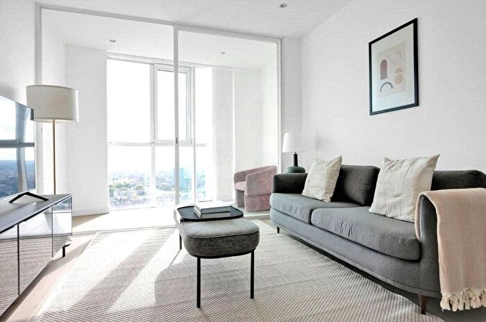1 Bedroom Flat To Rent In Sky Gardens, Wandsworth Road, Vauxhall, London, SW8