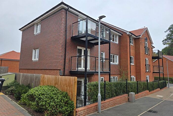 2 Bedroom Flat To Rent In Bedroom Property In Pond House, Electric Close, Godalming, GU7