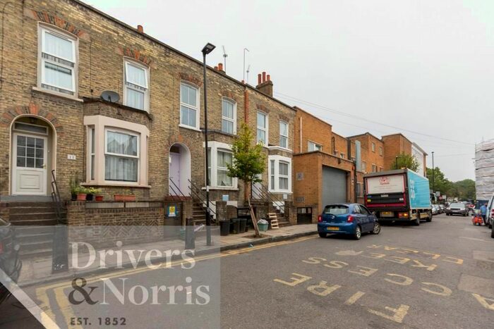 3 Bedroom Maisonette To Rent In Windermere Road, Archway, London, N19