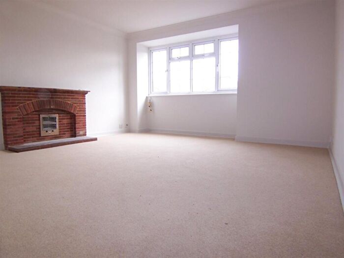 2 Bedroom Apartment To Rent In Haven Court, Surbiton, KT5