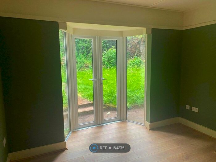 2 Bedroom Detached House To Rent In Meadowbank, Newent, GL18