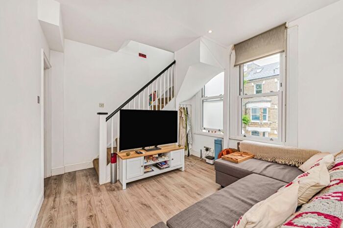 1 Bedroom Flat To Rent In Shorrolds Road, Fulham, London, SW6