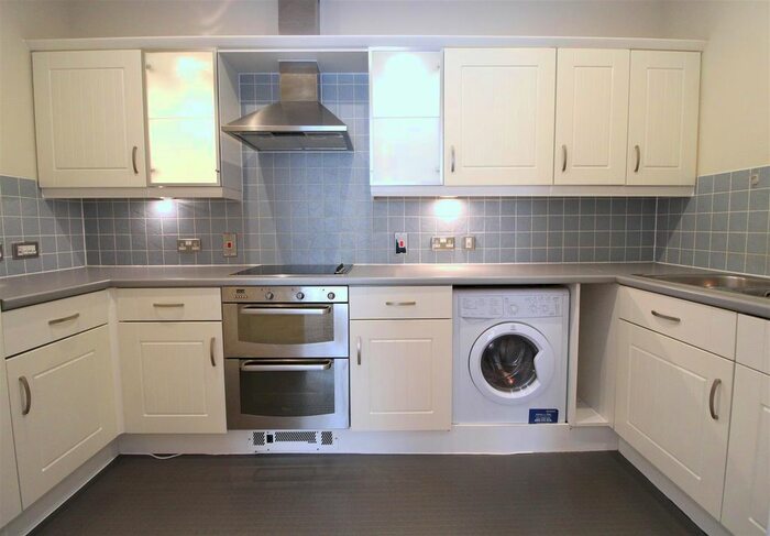 2 Bedroom Flat To Rent In Benedictine Place, London Road, St Albans, AL1