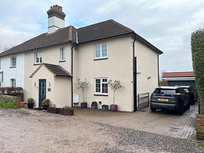 3 Bedroom Semi-Detached House For Sale In Chyngton Lane, Seaford, BN25