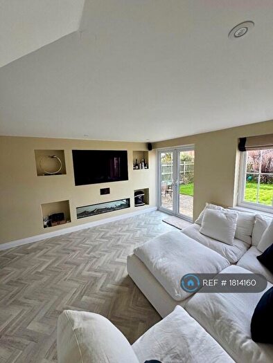 3 Bedroom End Of Terrace House To Rent In Anchor Close, Shoreham-By-Sea, BN43