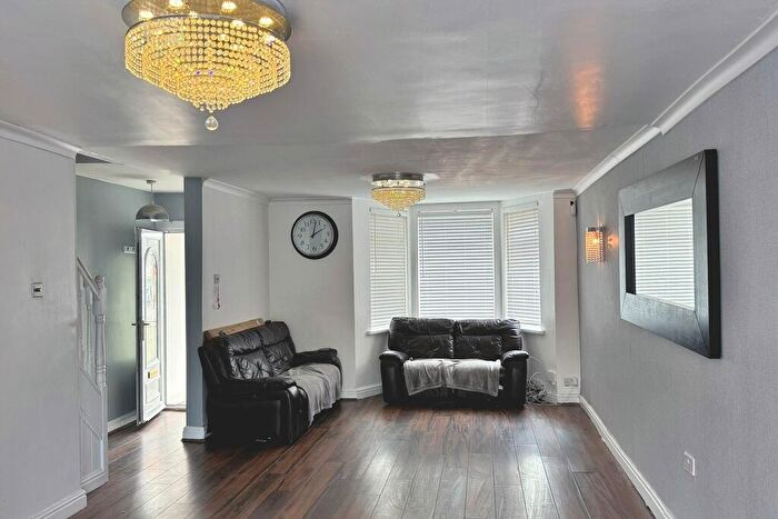 3 Bedroom Terraced House To Rent In Hawthorn Road, Kingstanding, B44