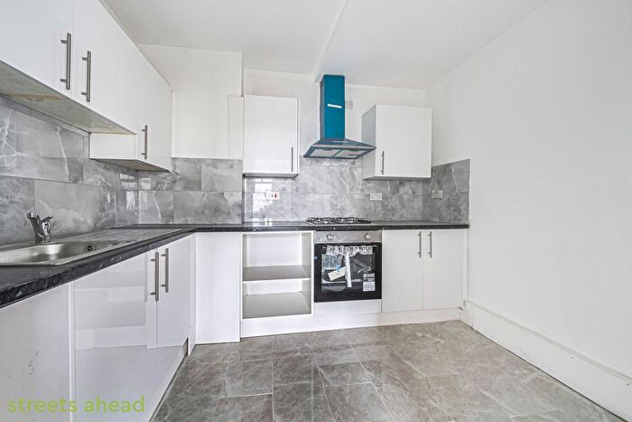 1 Bedroom Flat For Sale In Portland Road, London, SE25