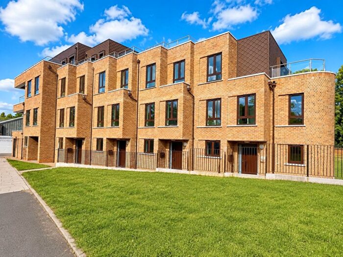 4 Bedroom Property To Rent In Larkshall Road, Chingford, E4