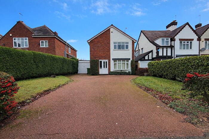 3 Bedroom Detached House To Rent In Penn Road, Penn, Wolverhampton, WV4