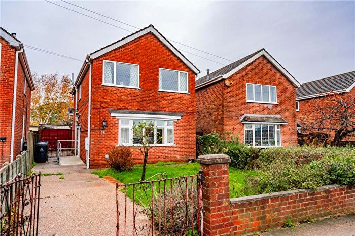 3 Bedroom Detached House For Sale In St. Nicholas Drive, Grimsby, Lincolnshire, DN37