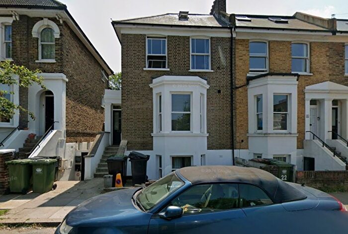 3 Bedroom Flat To Rent In Geoffrey Road, London, SE4