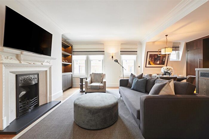 1 Bedroom Flat To Rent In Duke Street, Mayfair, London, W1K