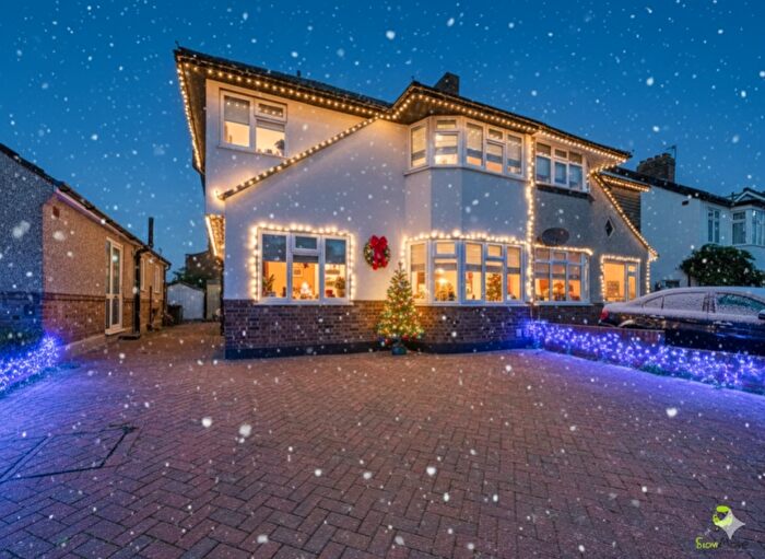 4 Bedroom Terraced House To Rent In Avenue Road, Bexleyheath, DA7