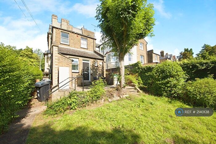1 Bedroom Flat To Rent In Broomhill Road, Woodford Green, IG8