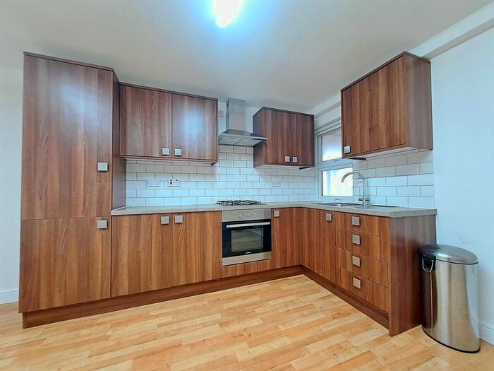 1 Bedroom Flat To Rent In Ravenscourt House, Askew Road, London, W12